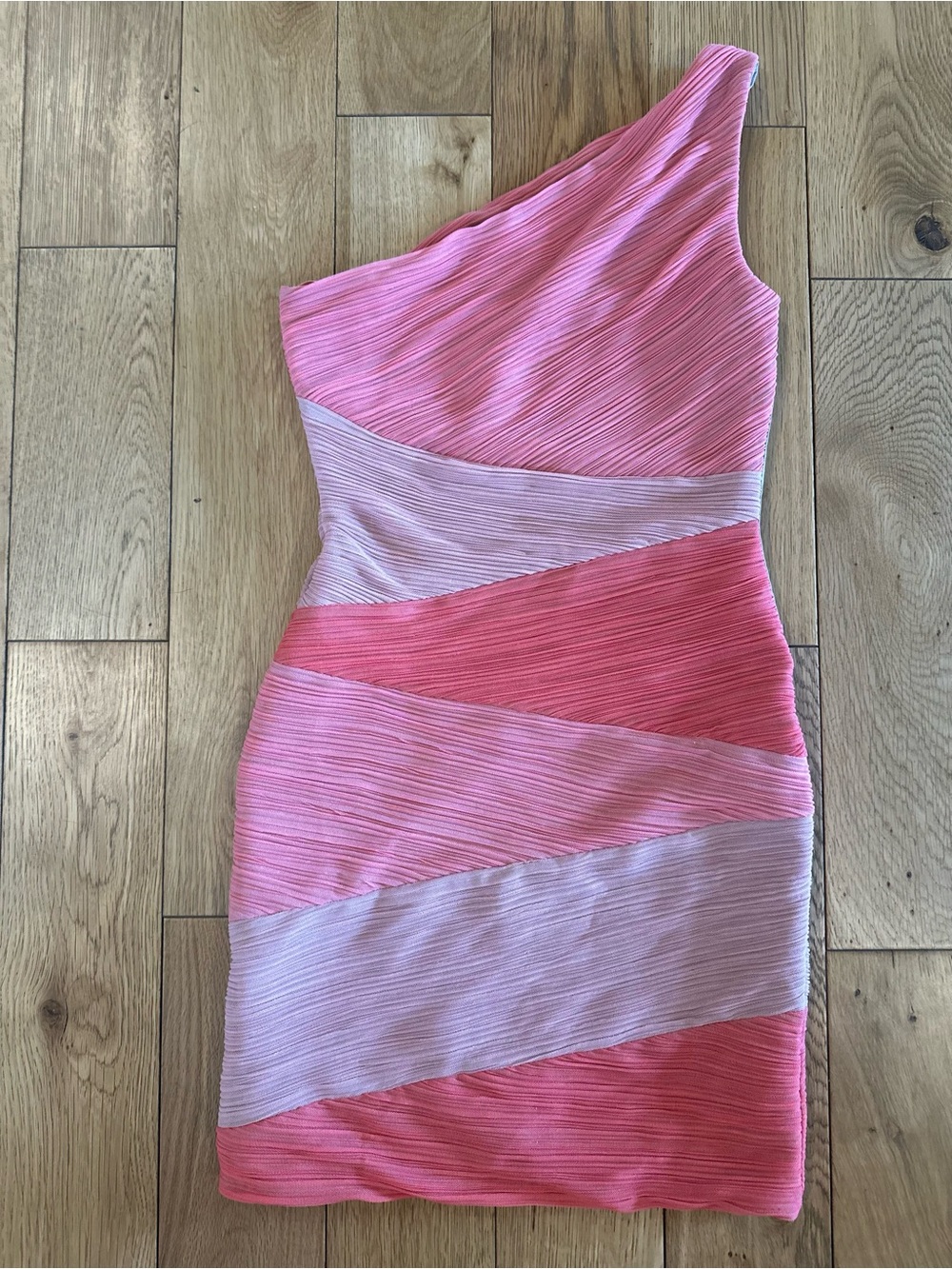 BCBCMaxAzria pink/coral one shoulder bandage dress